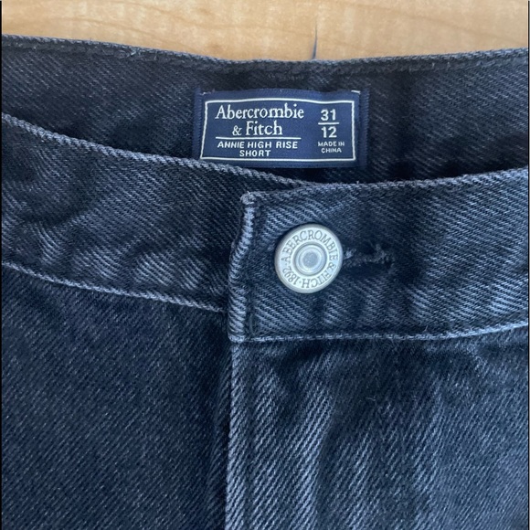 Abercrombie & Fitch High rise Shorts - Picture 3 of 3